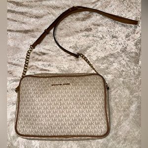 Used Michael kors crossbody bag
